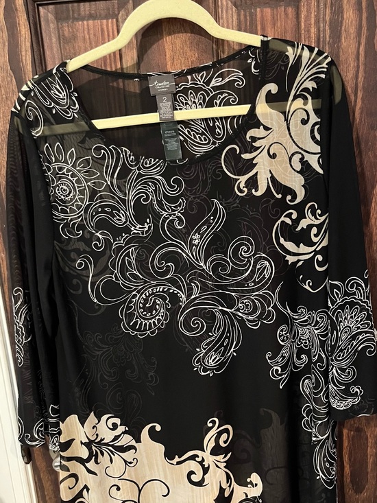 Chico's Tops - Chico’s Travelers Black & Cream Floral Swirl Tunic Top
